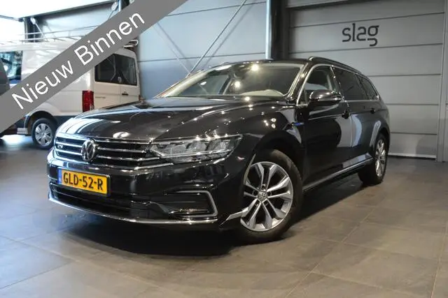 Photo 1 : Volkswagen Passat 2020 Hybrid