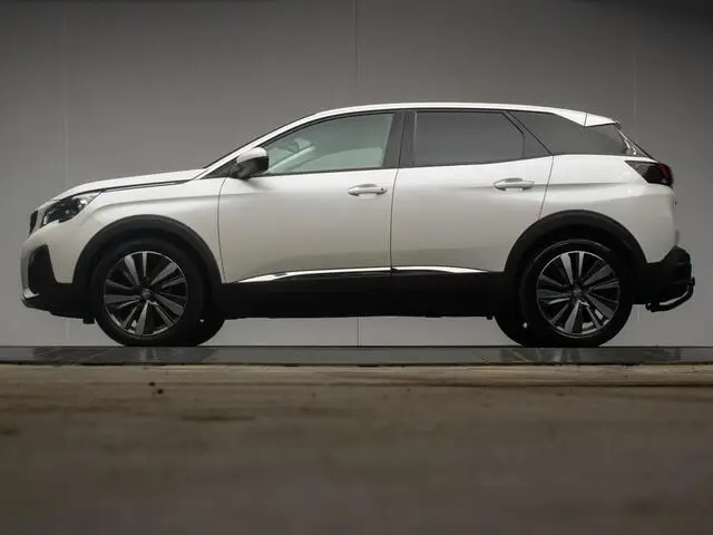 Photo 1 : Peugeot 3008 2018 Essence