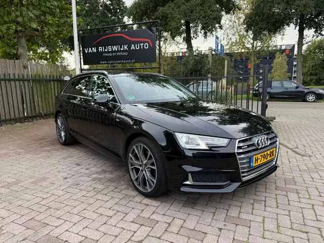 Photo 1 : Audi A4 2019 Diesel