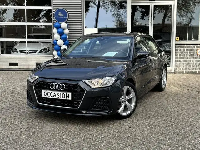 Photo 1 : Audi A1 2019 Essence