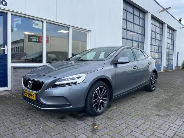 Photo 1 : Volvo V40 2017 Petrol