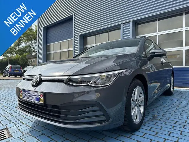 Photo 1 : Volkswagen Golf 2023 Essence