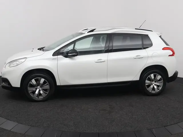 Photo 1 : Peugeot 2008 2015 Essence