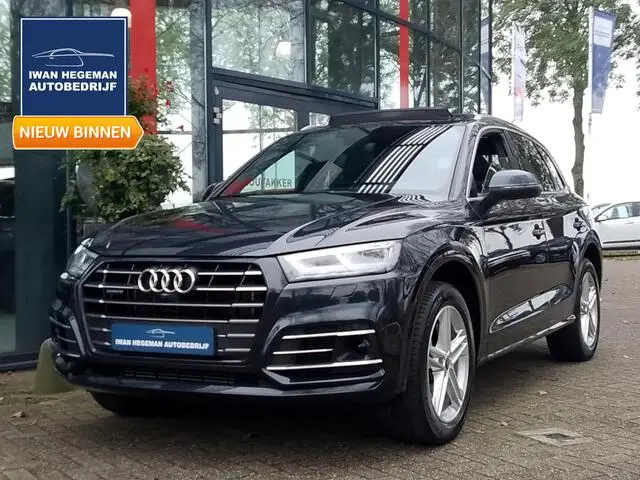 Photo 1 : Audi Q5 2021 Hybride