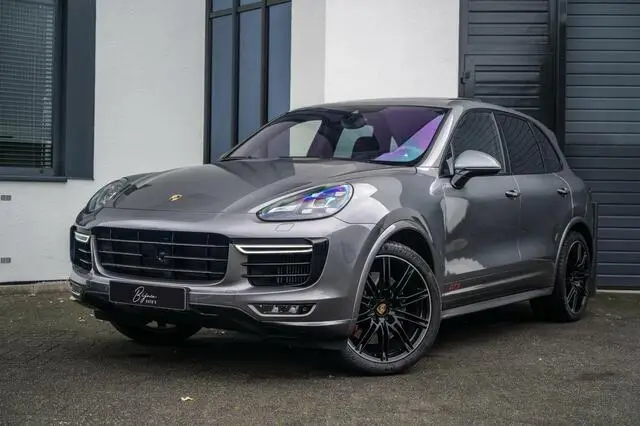 Photo 1 : Porsche Cayenne 2016 Essence