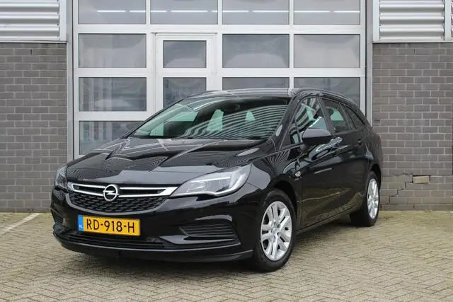 Photo 1 : Opel Astra 2017 Petrol