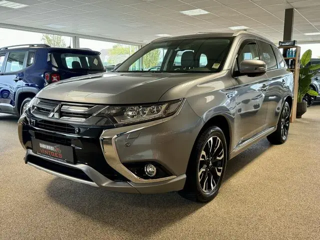 Photo 1 : Mitsubishi Outlander 2017 Hybride