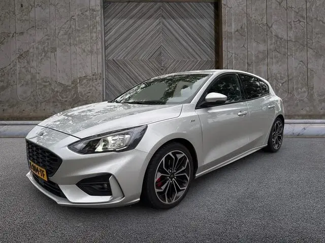 Photo 1 : Ford Focus 2021 Hybride