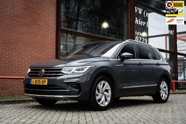 Photo 1 : Volkswagen Tiguan 2020 Essence