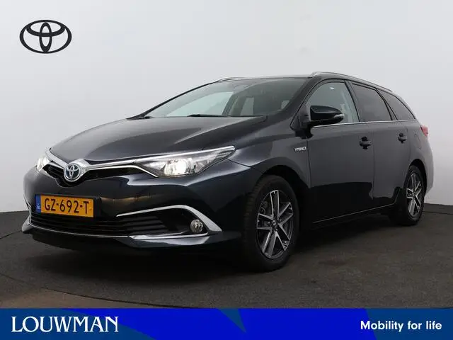 Photo 1 : Toyota Auris 2015 Hybrid