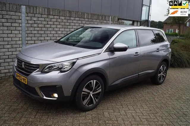 Photo 1 : Peugeot 5008 2019 Petrol