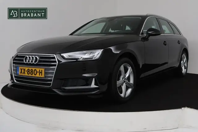 Photo 1 : Audi A4 2019 Hybride