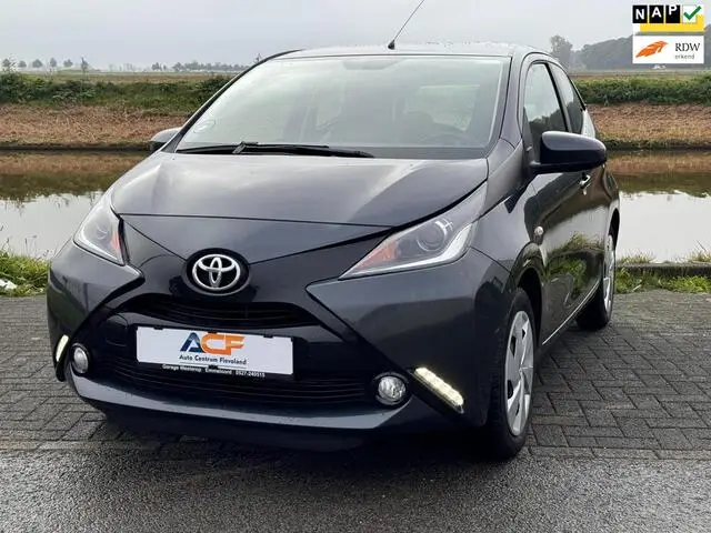 Photo 1 : Toyota Aygo 2017 Essence