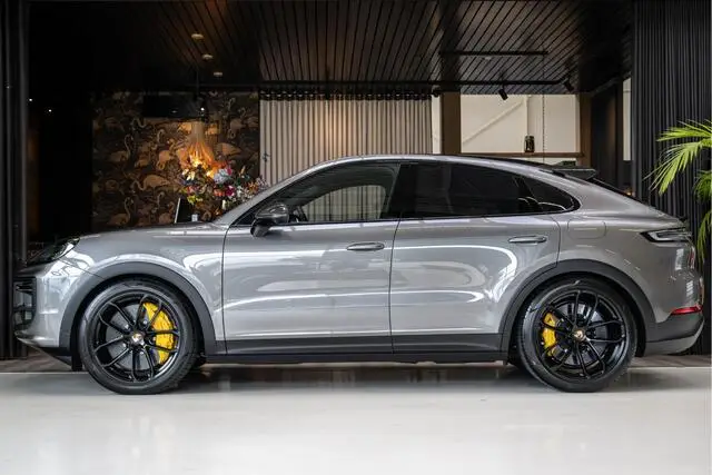 Photo 1 : Porsche Cayenne 2024 Hybrid