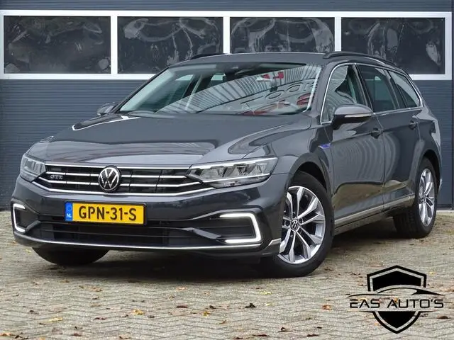 Photo 1 : Volkswagen Passat 2021 Hybride