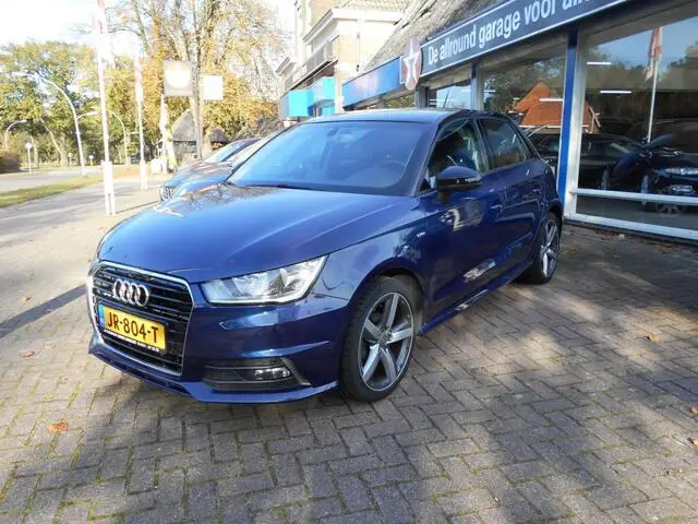 Photo 1 : Audi A1 2016 Petrol