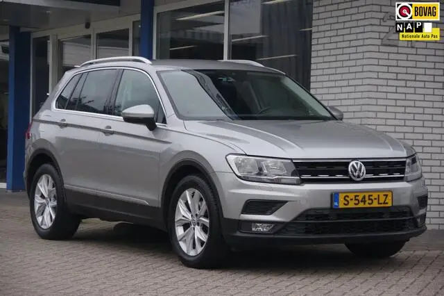 Photo 1 : Volkswagen Tiguan 2019 Essence