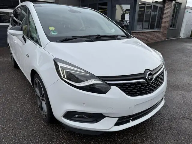 Photo 1 : Opel Zafira 2017 Diesel