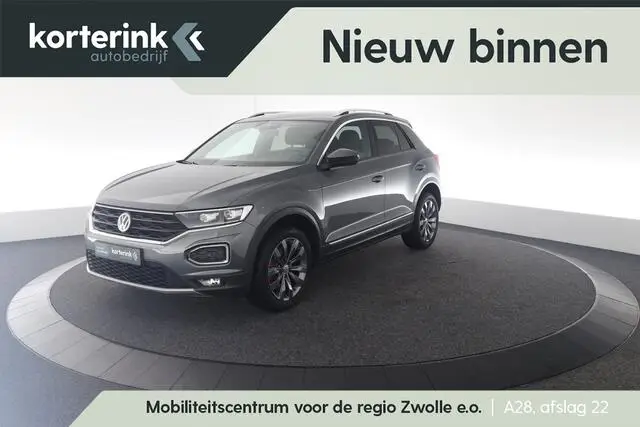 Photo 1 : Volkswagen T-roc 2018 Essence