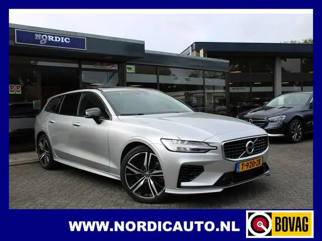 Photo 1 : Volvo V60 2020 Hybride