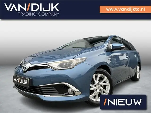 Photo 1 : Toyota Auris 2017 Hybrid