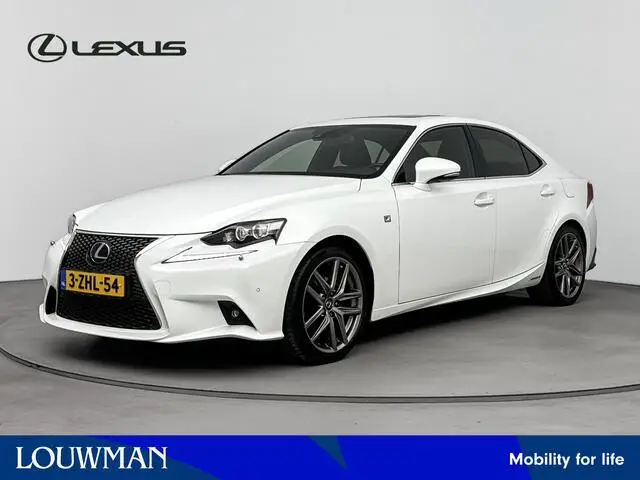 Photo 1 : Lexus Is 2015 Hybrid