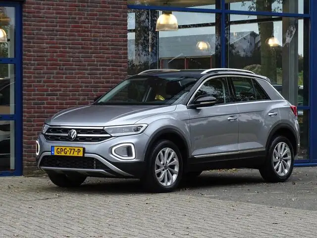 Photo 1 : Volkswagen T-roc 2023 Essence