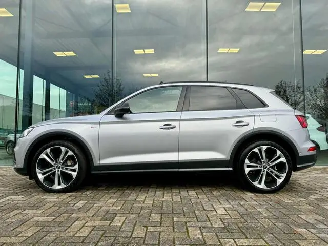 Photo 1 : Audi Q5 2020 Hybrid