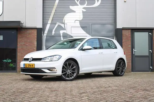 Photo 1 : Volkswagen Golf 2018 Petrol