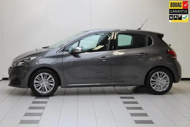 Photo 1 : Peugeot 208 2018 Petrol