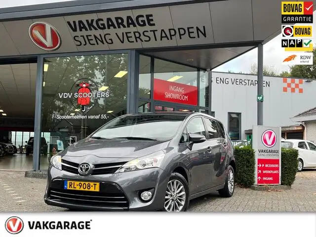 Photo 1 : Toyota Verso 2017 Essence