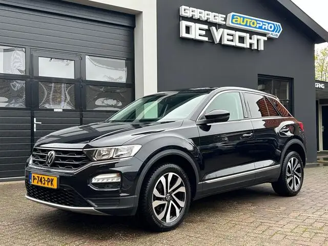 Photo 1 : Volkswagen T-roc 2021 Essence