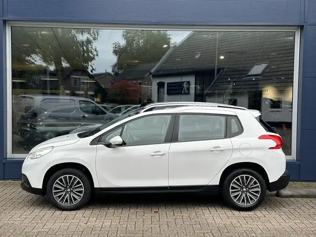 Photo 1 : Peugeot 2008 2016 Petrol