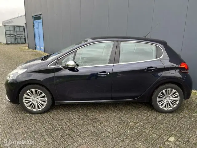 Photo 1 : Peugeot 208 2016 Petrol