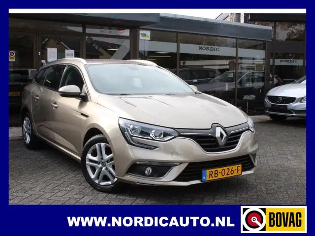 Photo 1 : Renault Megane 2017 Essence