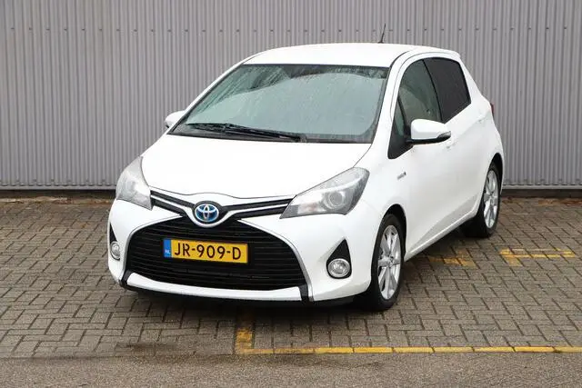 Photo 1 : Toyota Yaris 2015 Hybrid