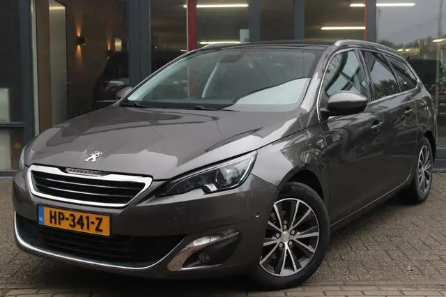 Photo 1 : Peugeot 308 2015 Essence