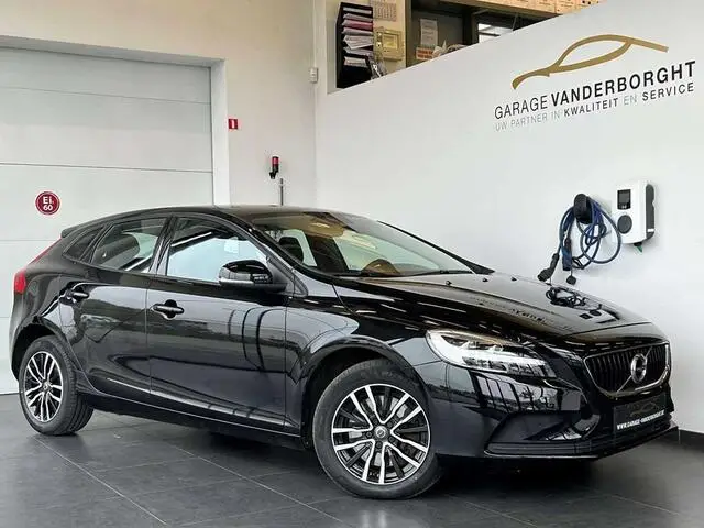 Photo 1 : Volvo V40 2019 Petrol