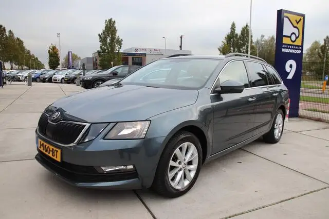 Photo 1 : Skoda Octavia 2020 Petrol