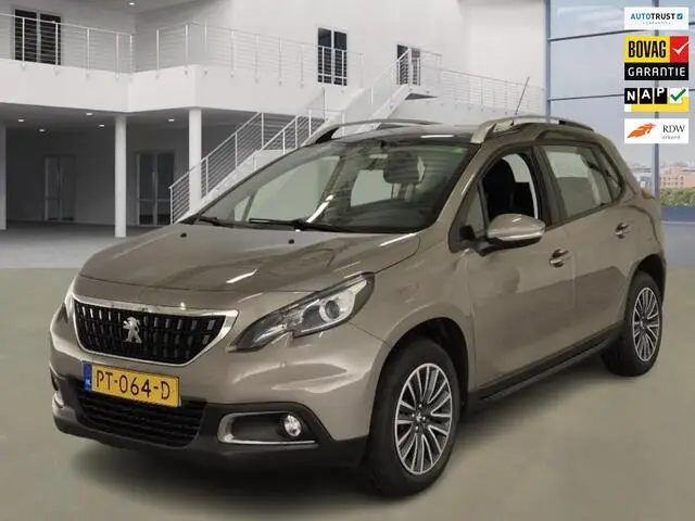 Photo 1 : Peugeot 2008 2017 Petrol