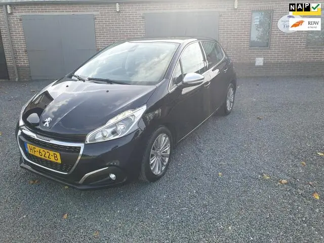 Photo 1 : Peugeot 208 2015 Petrol