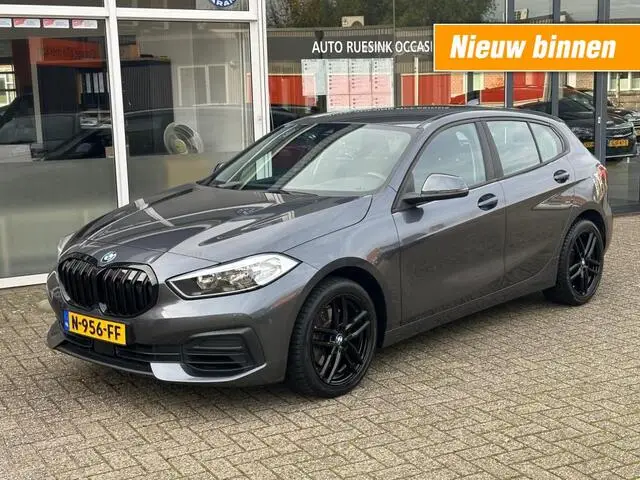 Photo 1 : Bmw Serie 1 2019 Petrol