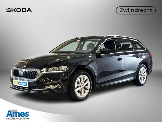 Photo 1 : Skoda Octavia 2023 Petrol