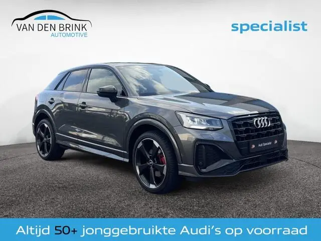 Photo 1 : Audi Q2 2021 Essence