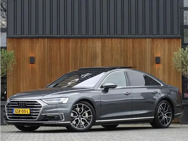 Photo 1 : Audi A8 2021 Hybride