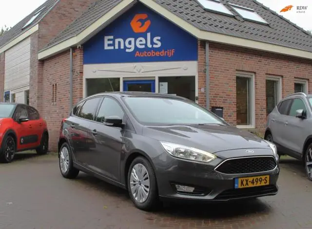 Photo 1 : Ford Focus 2015 Petrol