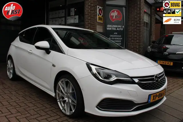 Photo 1 : Opel Astra 2018 Essence