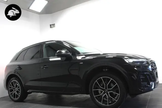 Photo 1 : Audi Q5 2021 Hybride