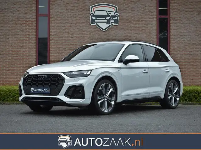 Photo 1 : Audi Q5 2021 Hybride