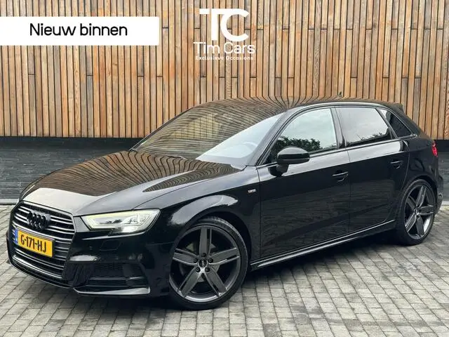 Photo 1 : Audi A3 2019 Petrol